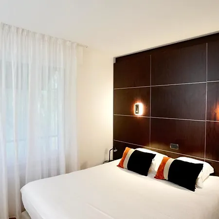 Logis Relais De 3* Венсе