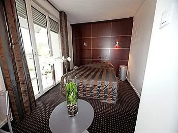 Logis Relais De מלון 3*