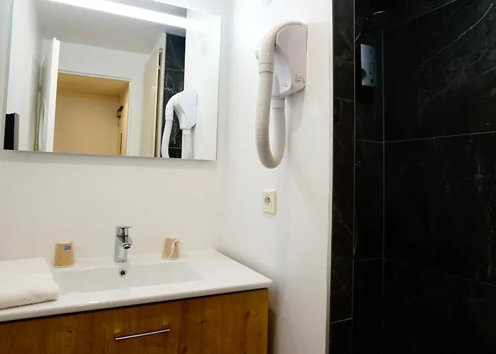 Logis Relais De 酒店 万塞